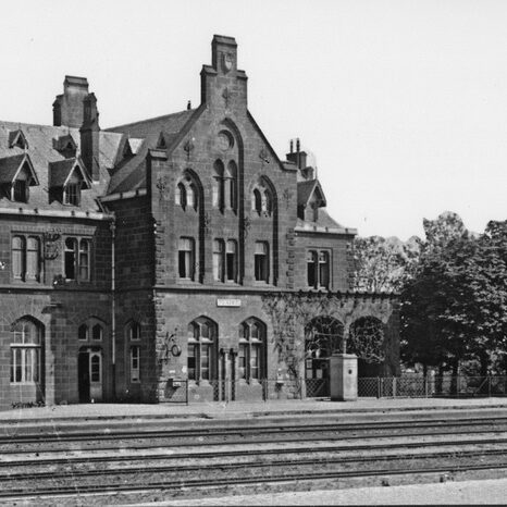 01_Bahnhofsgebeuude1878